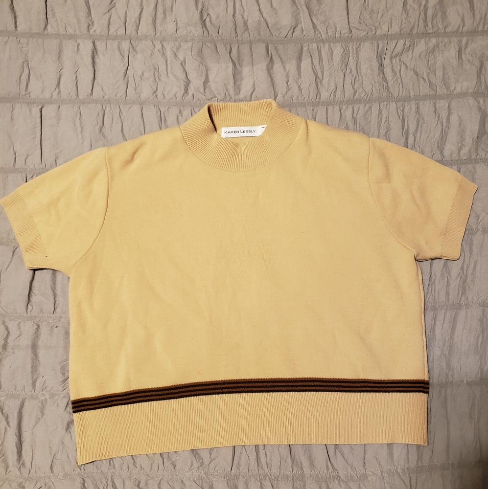 Karen Lessly Women Vintage BeigeShort Sleeve Sweater W/ BrownStripe Detail PL